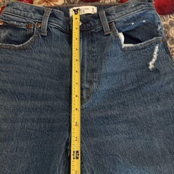ABERCROMBIE & FITCH women’s The 90’s straight Ultra High Rise distressed denim - Picture 4 of 10